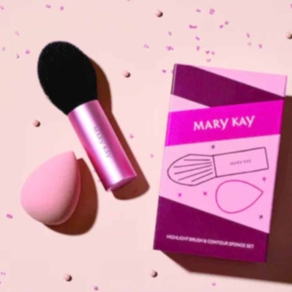 Mary Kay Limited-Edition Highlight Brush & Contour Sponge Set